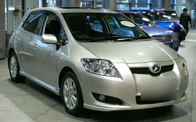Toyota Auris E150