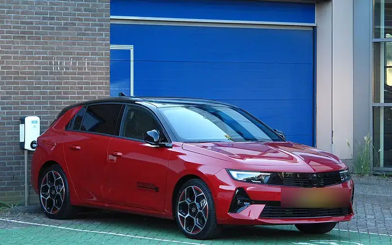 Opel Astra L