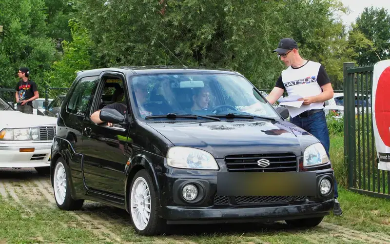 Suzuki Ignis HT81S