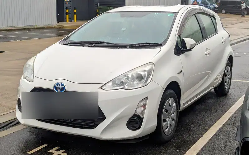 Toyota Aqua NHP10 1. Facelift (2015-2017)
