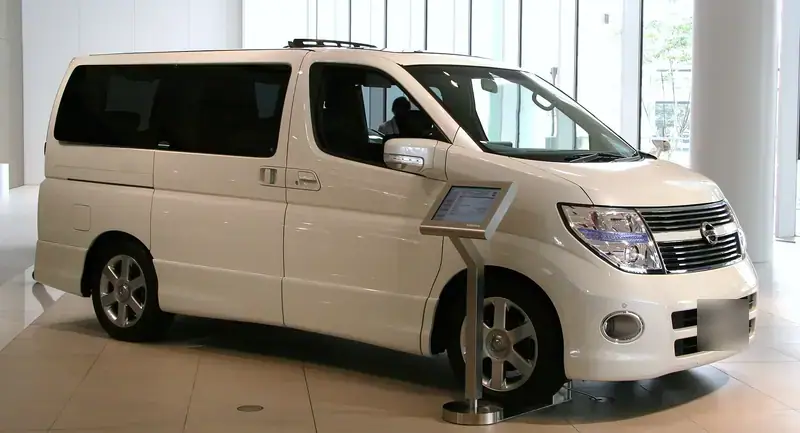Nissan Elgrand E51 Facelift (2004-2010)