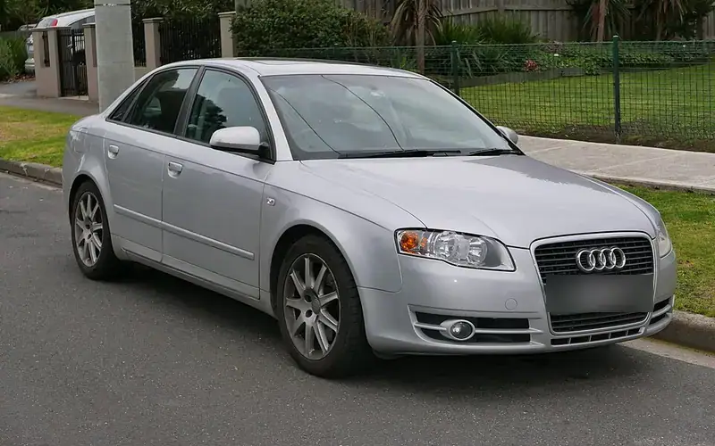 Audi A4 B7 8E