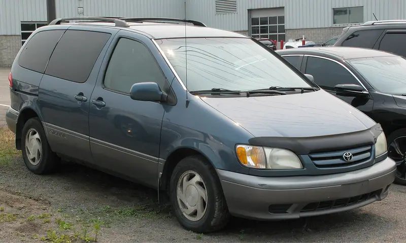 Toyota Sienna XL10 Facelift