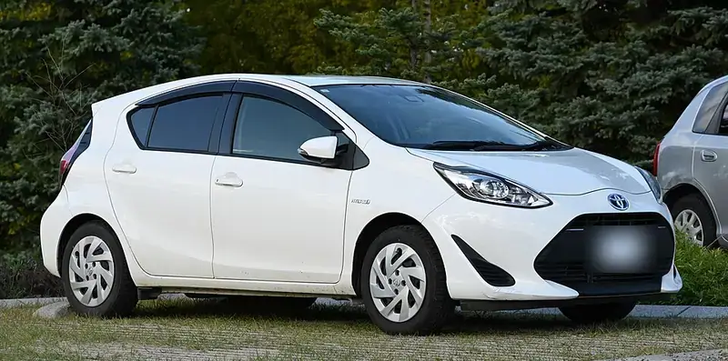 Toyota Aqua NHP10 2e Restylage