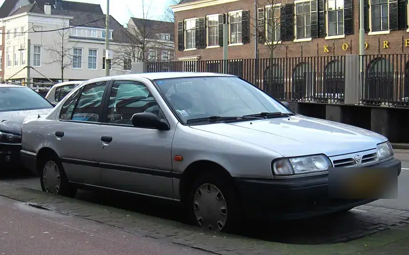 Nissan Primera P10 Facelift (1995-1997)