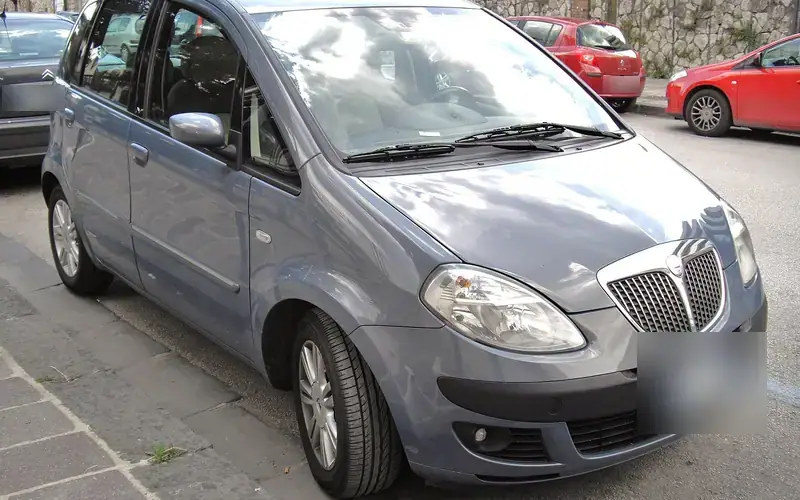 Lancia Musa 350 (2004-2007)