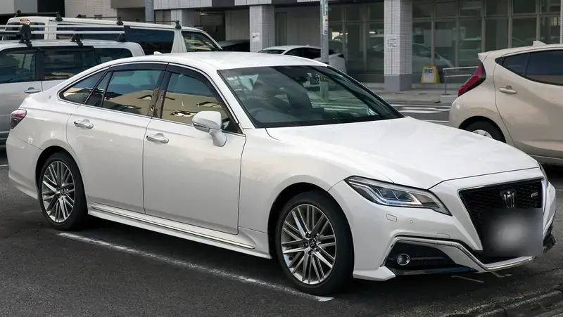Toyota Crown S220 (2018-2022)
