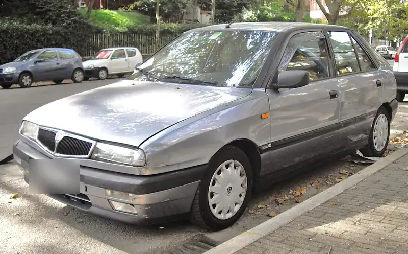 Lancia Delta 836 (1993-1999)