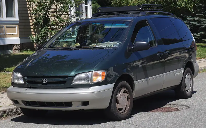 Toyota Sienna XL10