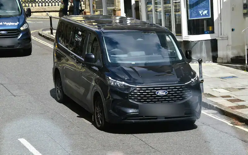 Ford Tourneo Custom 2 (2023-XXXX)