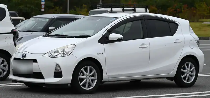 Toyota Aqua NHP10 (2011-2015)
