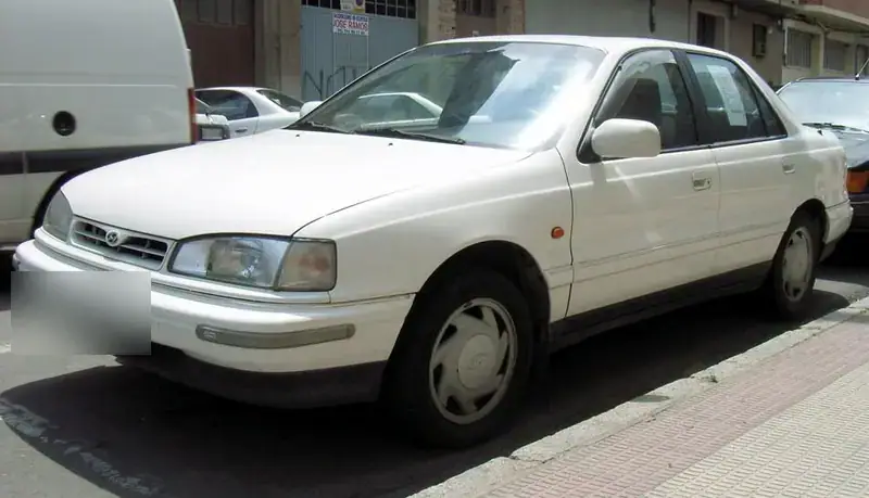 Hyundai Lantra J1