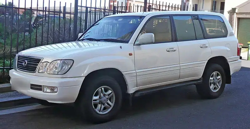 Lexus LX UZJ100