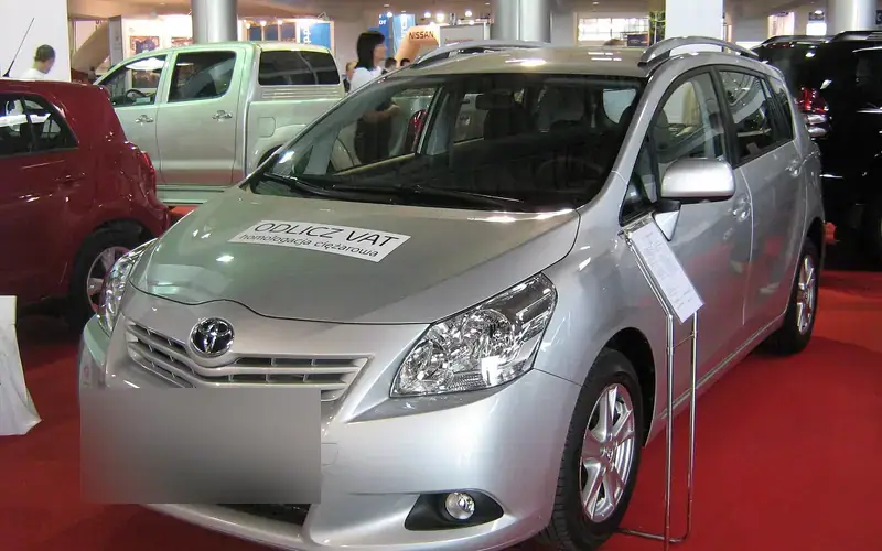 Toyota Verso AR20 (2009-2013)