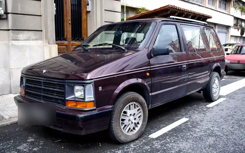 Chrysler Voyager 1. Generation (1983-1990)