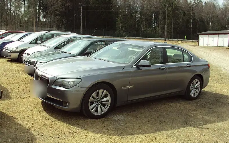 BMW Série 7 F02 LCI L (2012-2015)