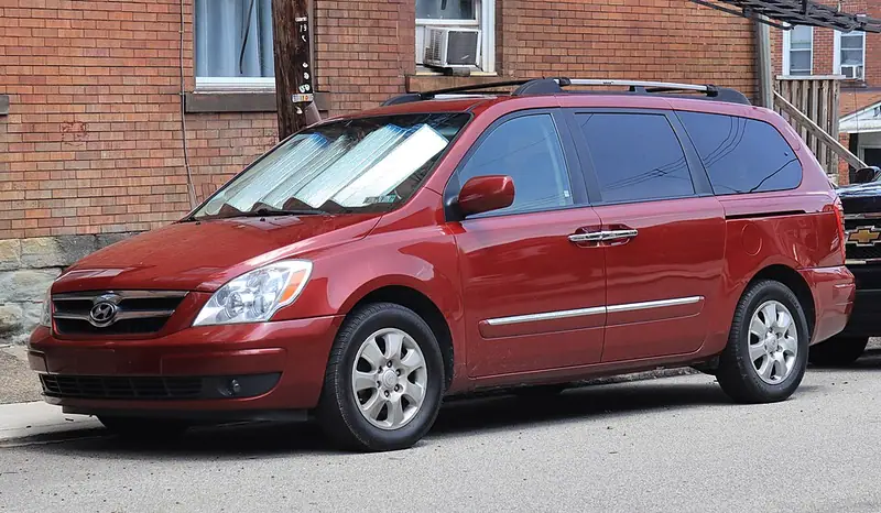 Hyundai Entourage CM (2006-2009)