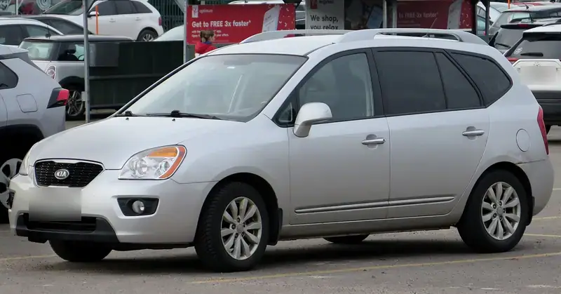 Kia Rondo UN (2006-2013)