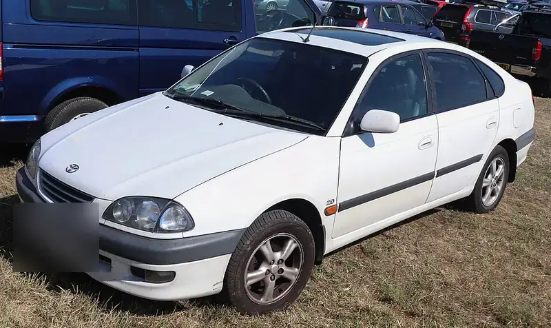 Toyota Avensis T220 (1997-2000)