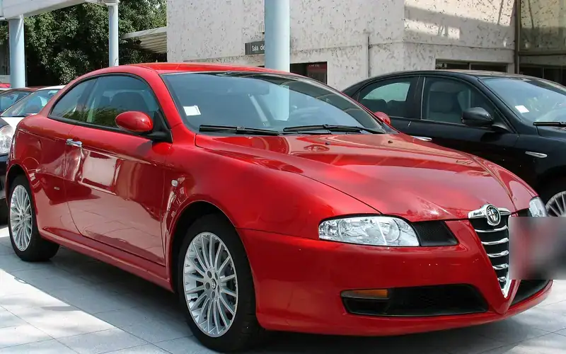 Alfa Romeo GT 937 (2003-2010)