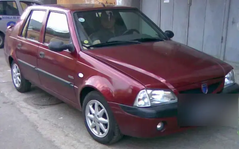 Dacia Solenza I (2003-2005)