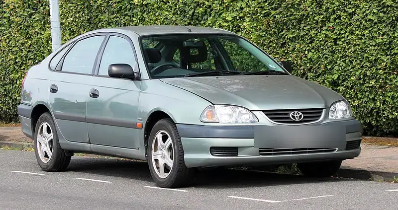 Toyota Avensis T220 Facelift (2000-2003)