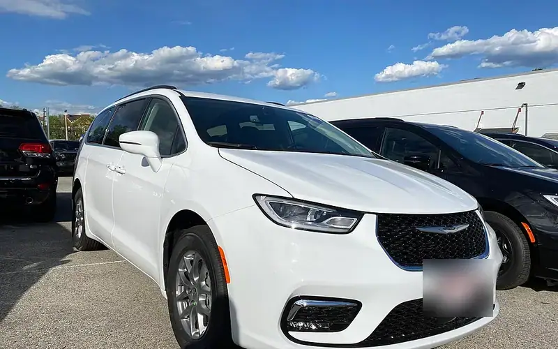 Chrysler Pacifica RU Facelift