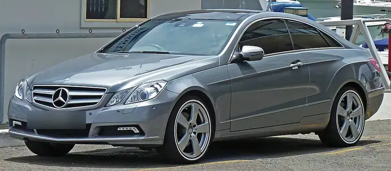 Mercedes-Benz Classe E C207 Coupé