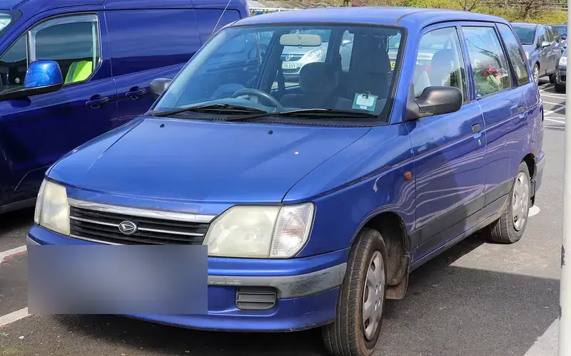 Daihatsu Gran Move G303 (1997-1999)