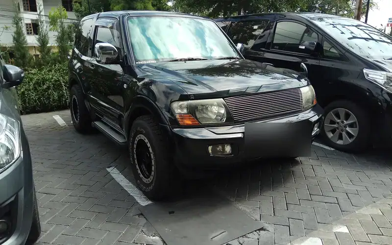 Mitsubishi Pajero V60 (2000-2003)