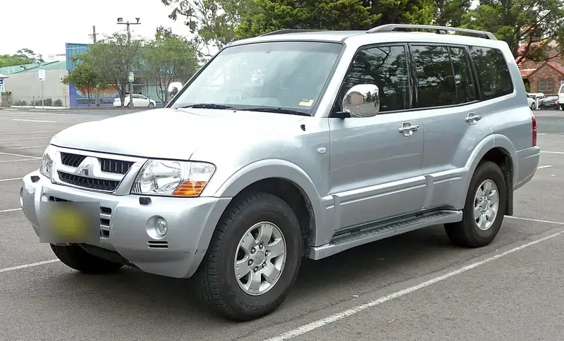 Mitsubishi Pajero V60