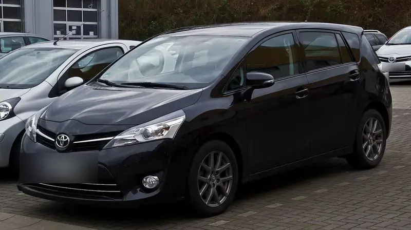 Toyota Verso AR20 Facelift (2013-2018)