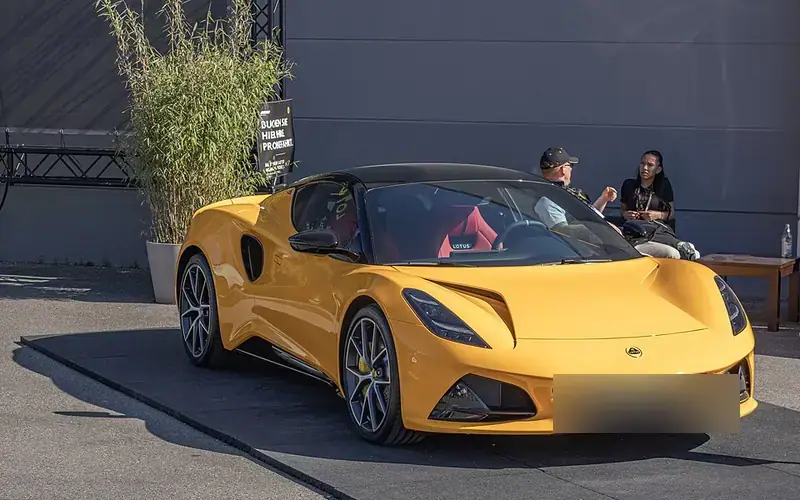 Lotus Emira Emira