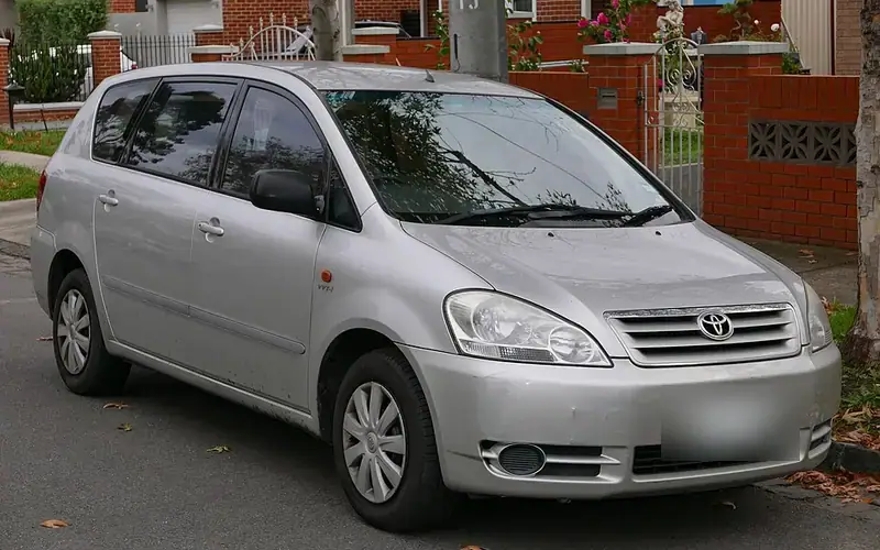 Toyota Avensis Verso XM20 (2001-2003)