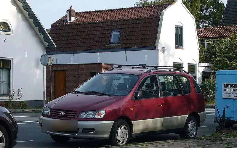 Toyota Picnic XM10 (1996-2001)
