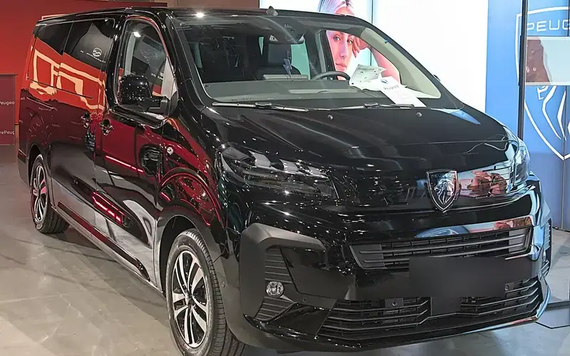 Peugeot Traveller I Restylage